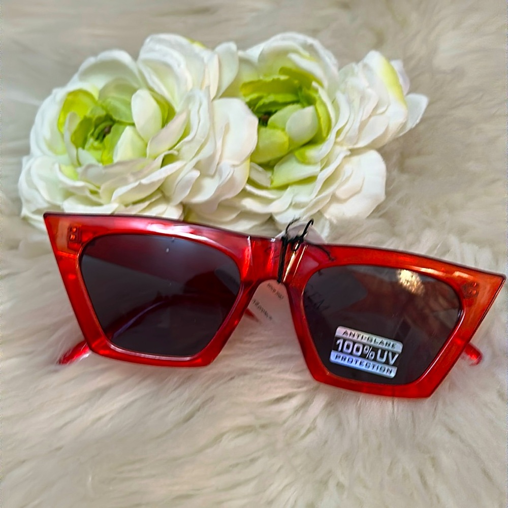Red Clear Triangular Cats Eye Sunglasses With Dark Lenses NEW!
